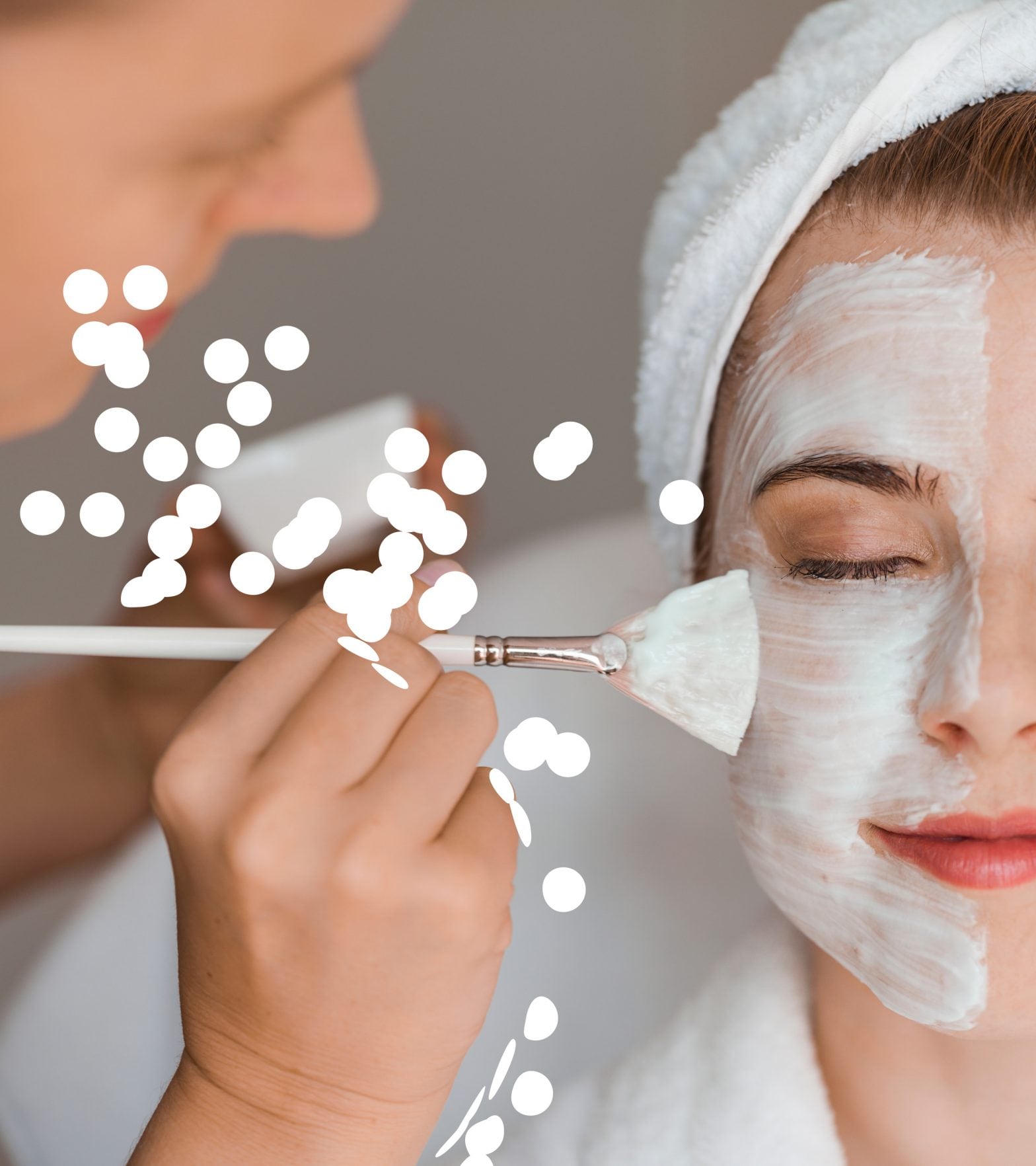 0123_Schönheit_und_Ästhetik_Frau_Maske_Pinsel_2019